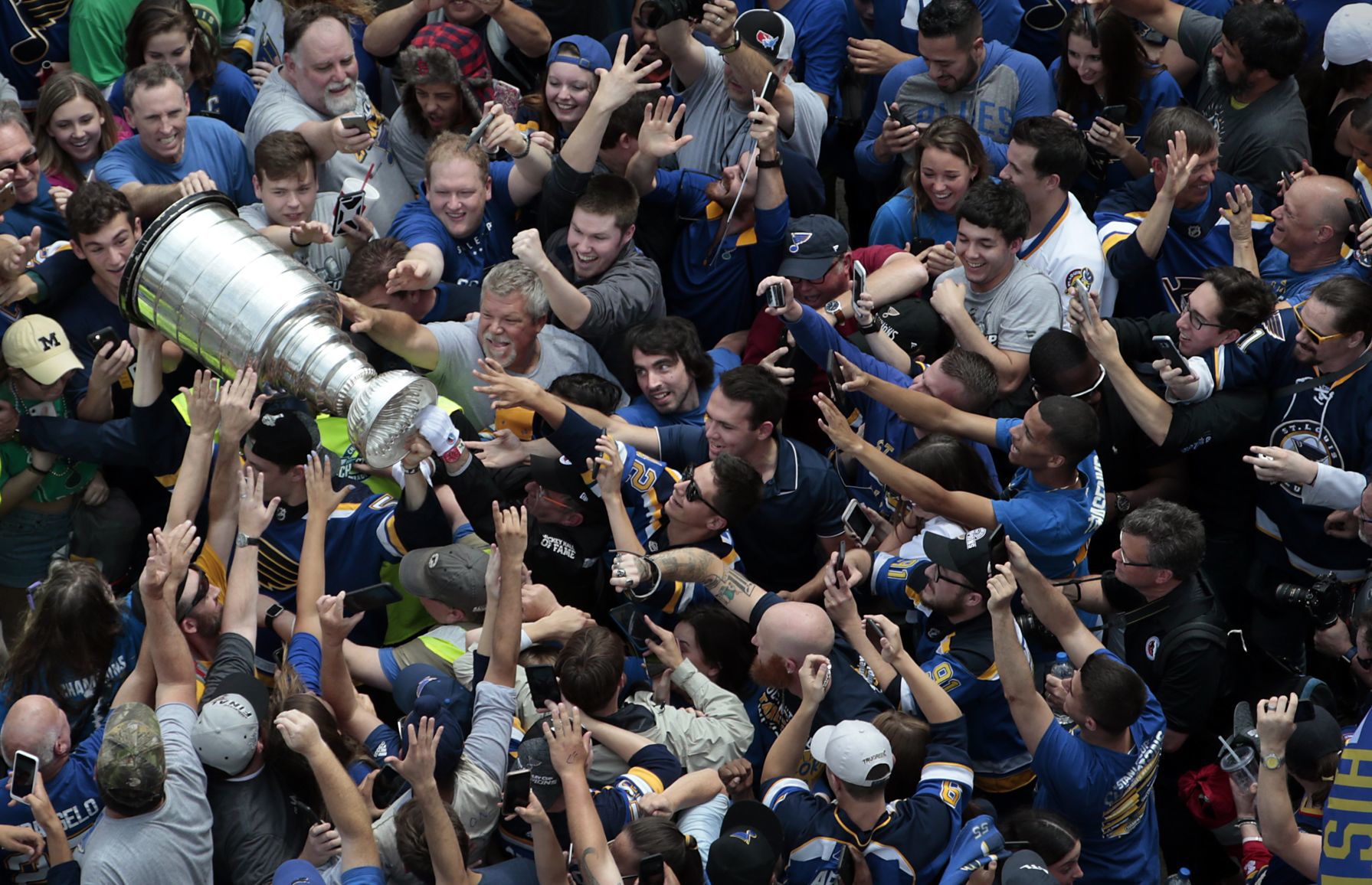 Blues fans parade like champions as St. Louis Blues capture first Stanley Cup
